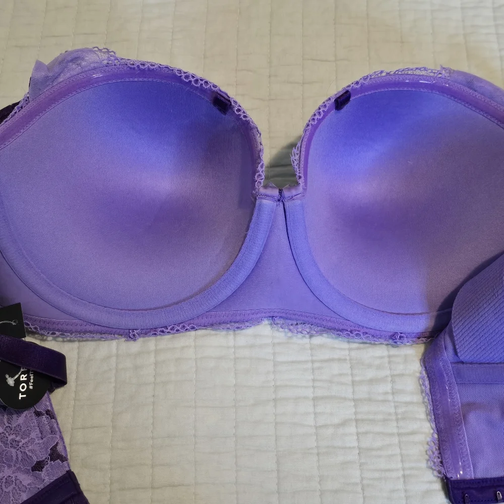 Torrid Strapless Padded Push-Up Bra Two Tone UW Lace Straight Back SZ 40B NWT - Picture 5 of 8